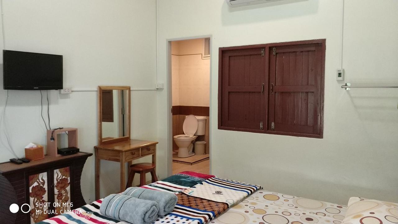 Baan Pak Phutawan Resort Takat Ngao Bagian luar foto