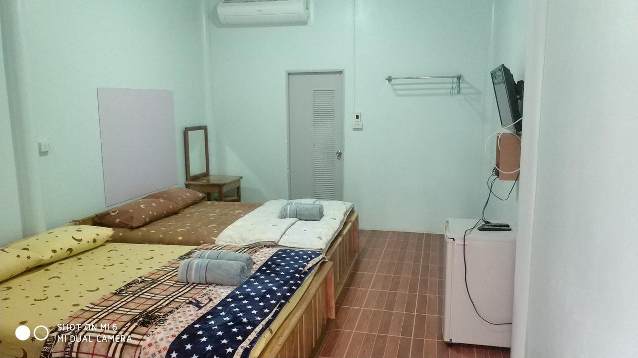 Baan Pak Phutawan Resort Takat Ngao Bagian luar foto