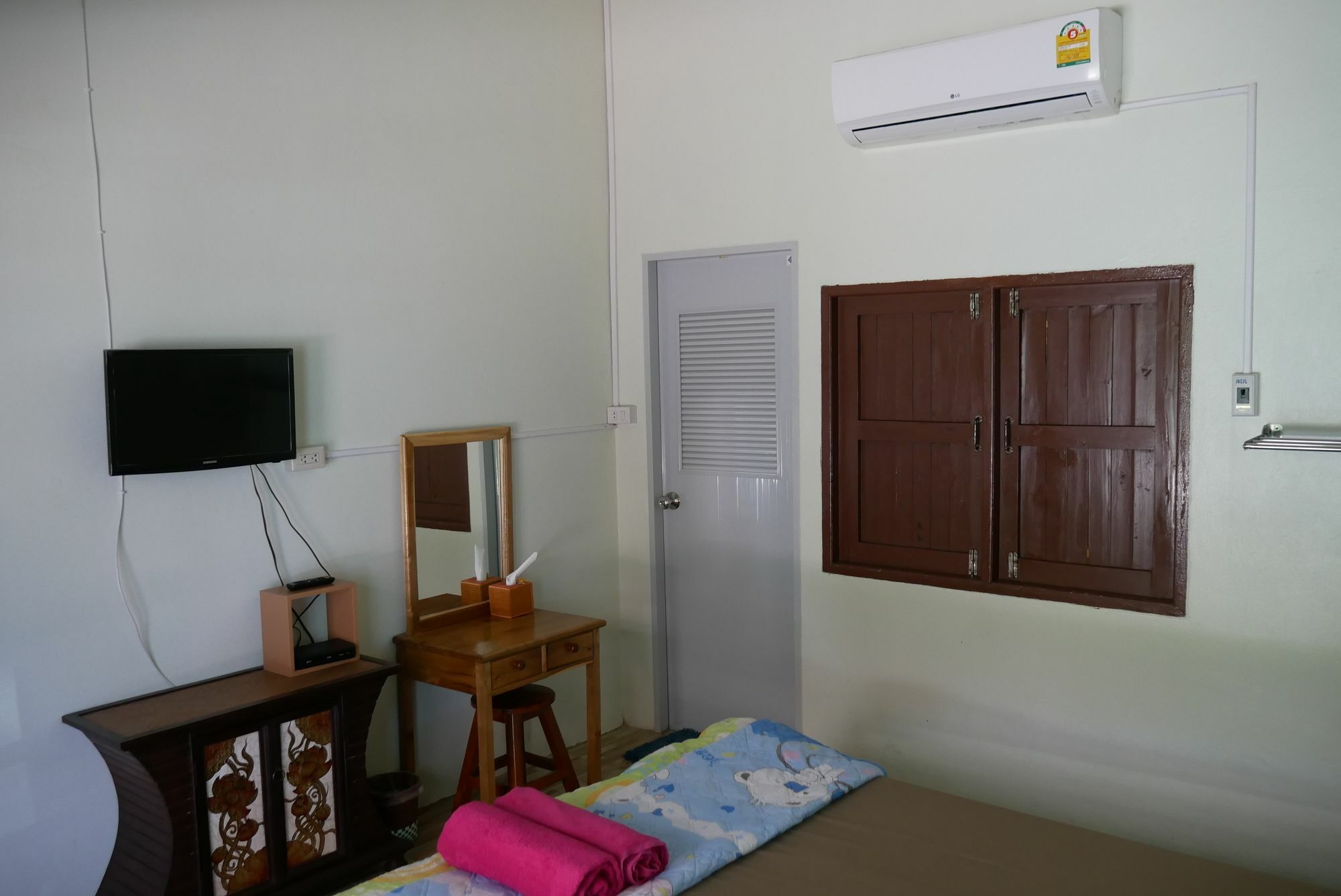 Baan Pak Phutawan Resort Takat Ngao Bagian luar foto